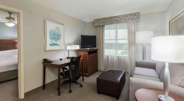 Двухместный люкс Mobility Access Roll-In Shower Homewood Suites by Hilton Tampa Airport - Westshore