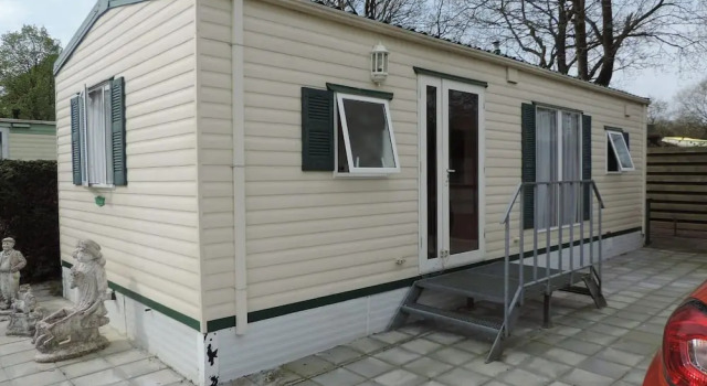 Comfortable Chalet in Schoonloo with Garden near Beach