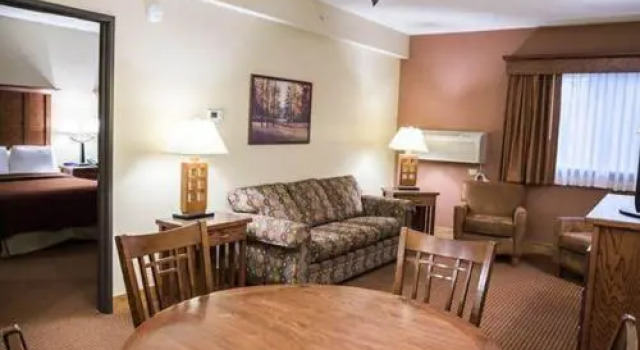 Timberlake Lodge, Book Hotel Hoteller i Grand Rapids med pool, Swimmingpool