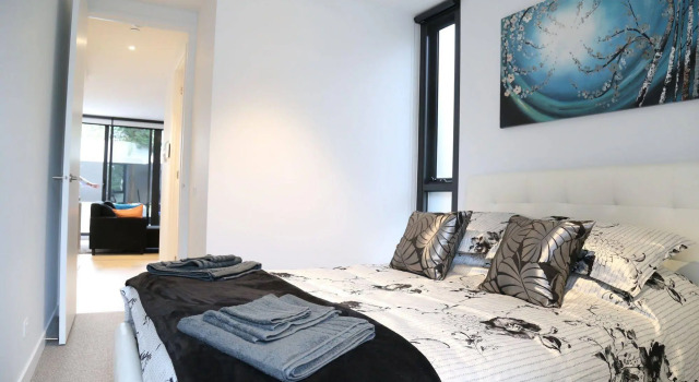 Heart of Ormond Apartment  by Ready Set Host, Book Apartment  
