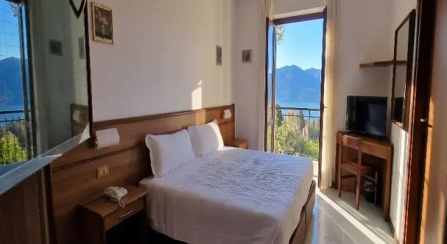 Двухместный номер Standard с балконом и с видом на море Hotel Montegrino Lakeview