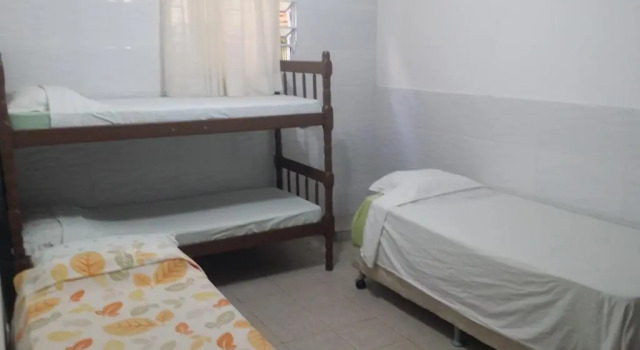 Beira Mar Hostel, Book Hostel / Vandrerhjem Florianopolis Parana, nær Largo Benjamin Constant
