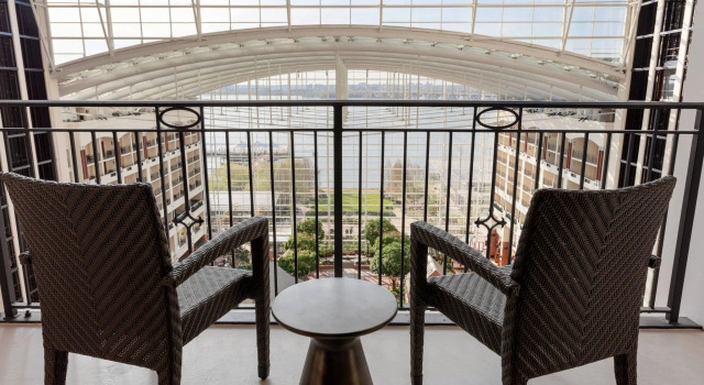 Четырёхместный номер Standard Gaylord National Resort & Convention Center