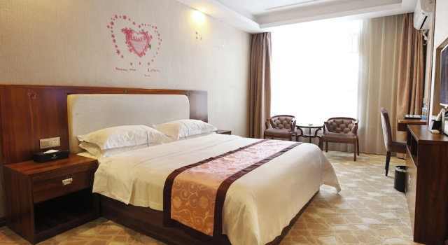 Номер Deluxe Echarm Hotel Guangzhou Baiyun Station Hebian Metro Station
