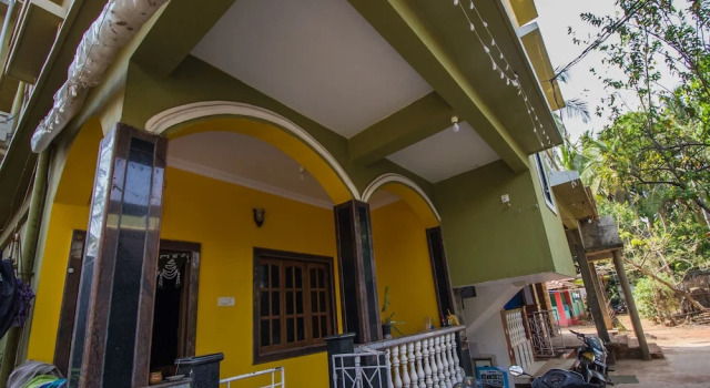 OYO 13203 Home Bright Studio Near Morjim Beach