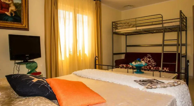 Четырёхместный номер Standard с балконом Hotel Caggiari