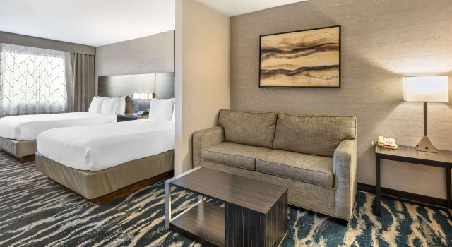 Четырёхместный люкс Best Western Plus North Las Vegas Inn & Suites