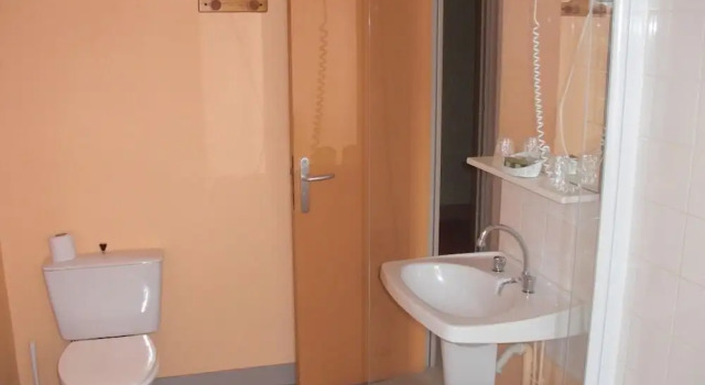 Двухместный номер Comfort Logis Hôtel de France