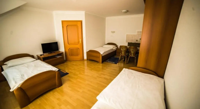 Gostišče Pri Dveh Petelinih, Prenota Hotel Bled Bled