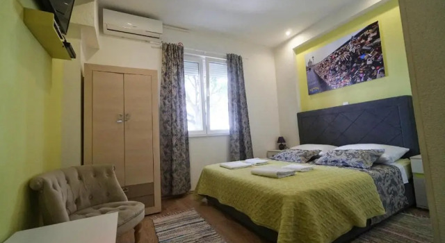 Oasis hostel, Book Hostel Cheap Hotels in Croatian Islands
