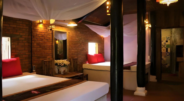 Under the coconut tree - Hostel