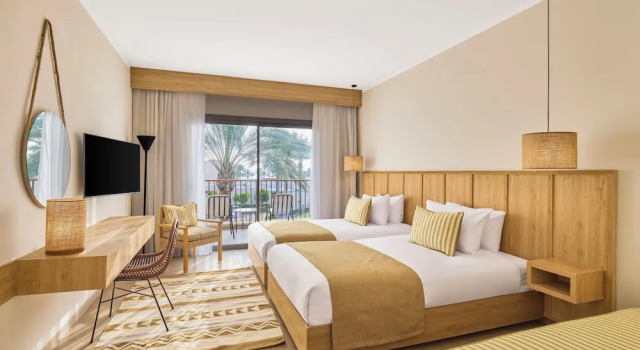 Двухместный номер Superior с балконом и с видом на сад JAZ Almaza Beach Resort, Almaza Bay