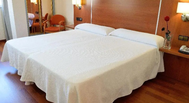 Двухместный номер Standard с балконом Hotel Mari Carmen