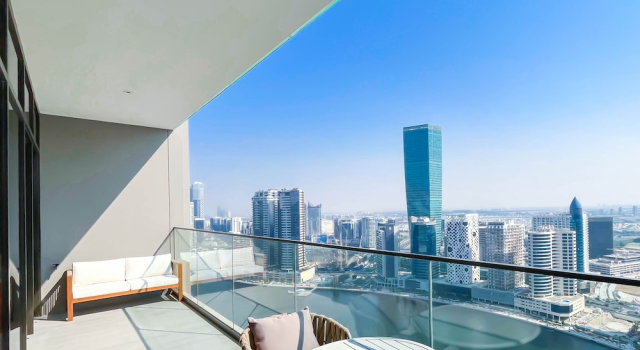 Апартаменты Luxurious 3BR Canal View Apartment Pool + Gym