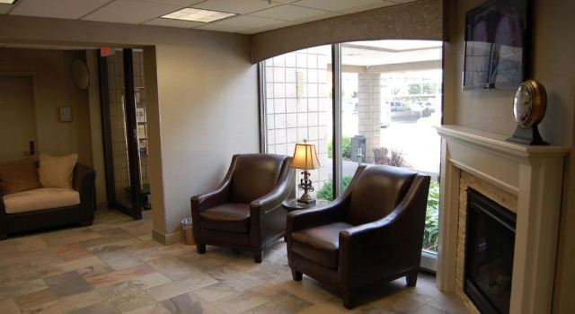 Brentwood Inn & Suites, Varaa Hotelli Hotellit Minnesota pysäköinnillä, Pysäköinti