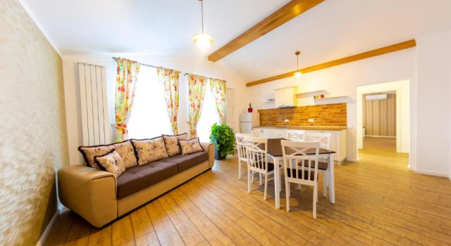 Casa cu Nuc, Rezerwuj Hotel Alba Iulia Alba