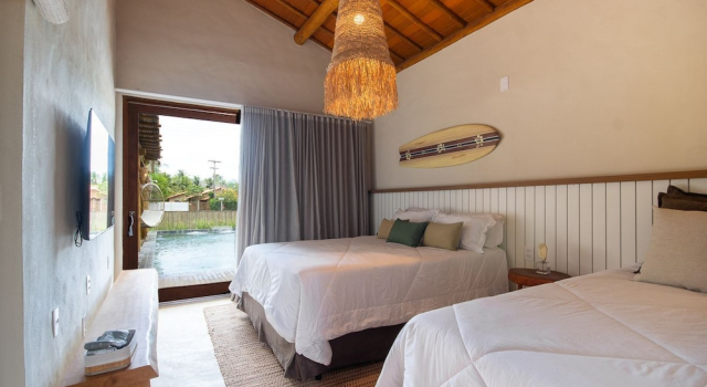 Casa com Piscina e Quadra no Condom nio By Toque