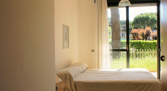 Seaside Sweet Holiday Hideaway in Lignano With Swimming Pool