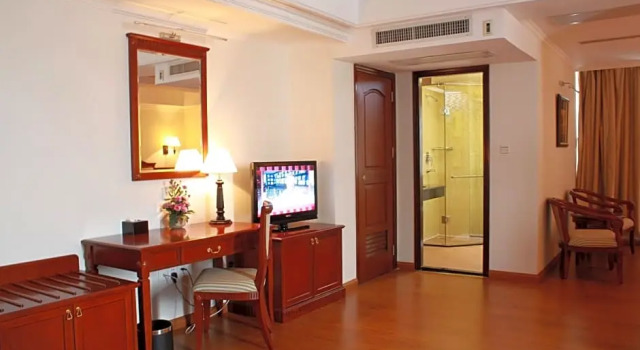 Люкс Lux Riverside Hotel & Apartment