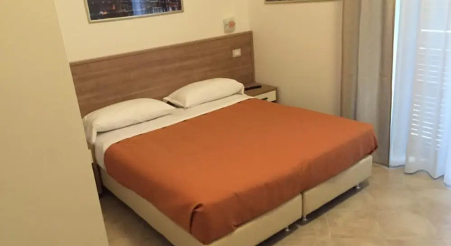 Трёхместный номер Economy Hotel Montecarlo