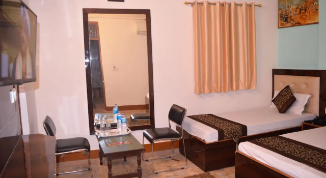Трёхместный номер Deluxe Hotel O Hare Rama guest house