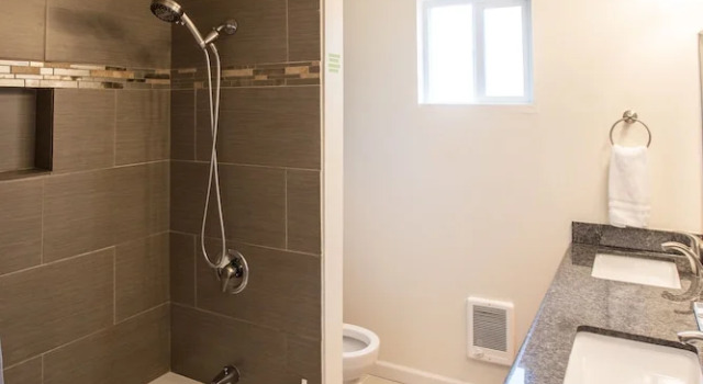 The Seattle Stunner - 1960's Retro Apt - Sleeps 6, Забронировать Отель Отели Сиэтла 3 звезды, рядом с Кинотеатр SIFF Cinema Uptown, 3*