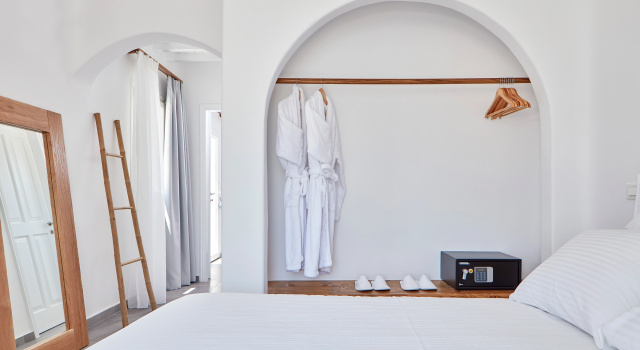 Mykonos Waves Beach House & Suites, Забронировать Гостевой дом Отели Орнос с бассейном, Бассейн