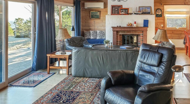 Stunning Home in Lindesnes With 3 Bedrooms, Sauna and Wifi, Rezerwuj Hotel Hotele biznesowe w Agder, 4* 5*