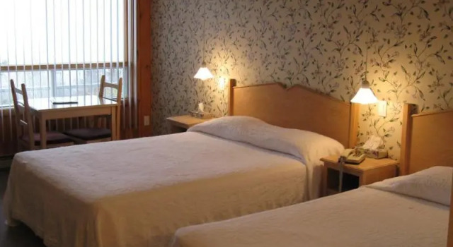 Hotel La Roche Pleureuse, Rezervovat Hotel  