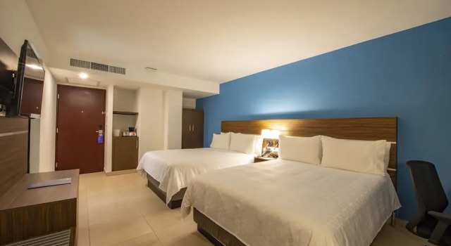 Четырёхместный номер Standard с видом на город Holiday Inn Express Merida Centro by IHG