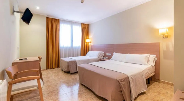 Трёхместный номер Hotel Alba