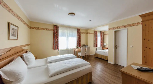 Трёхместный номер Comfort Hotel Zum Zeppelin Hamburg