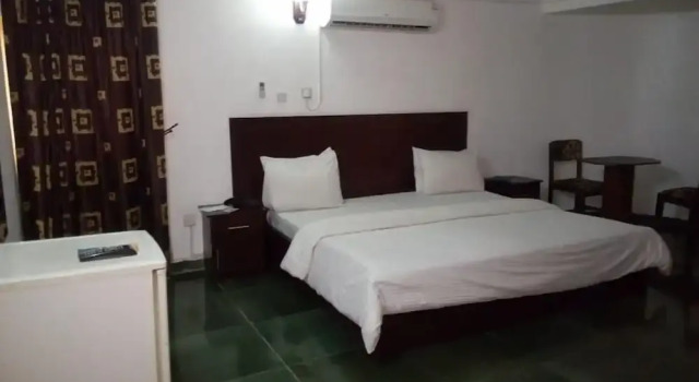 Nondon Hotels, Prenota Hotel Hotel a Enugu con parcheggio, Parcheggio