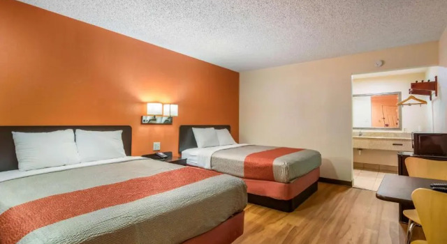 Четырёхместный номер Standard Motel 6-Winnie, TX