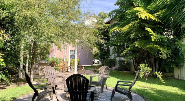 Коттедж Grey Mist Modern 3bd 2ba on Quiet Street