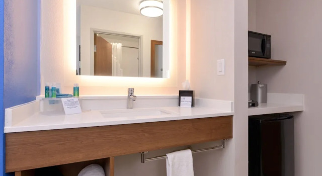 Четырёхместный номер Standard Holiday Inn Express Glenwood Springs Aspen Area by IHG