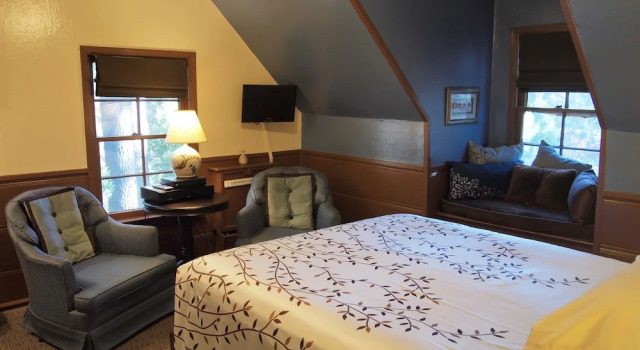 Strawberry Creek Inn Bed & Breakfast