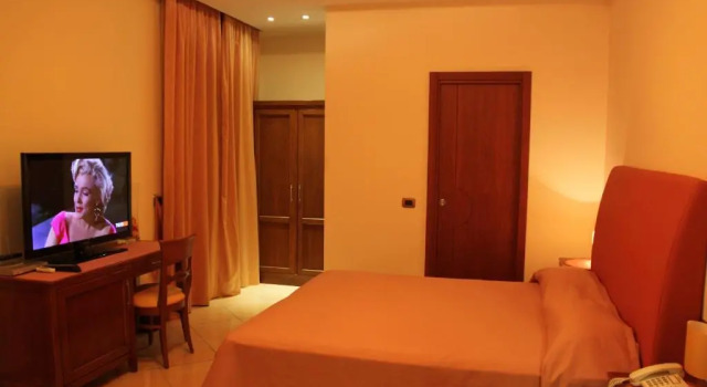 Четырёхместный номер Economy Ranch Palace Hotel