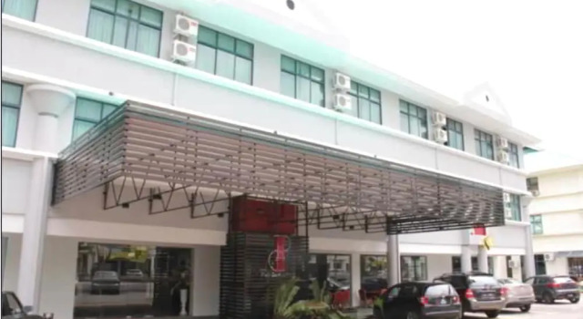Good View Jerudong, Rezerwuj Hotel Hotele w Kampong Madewa z basenem, Basen