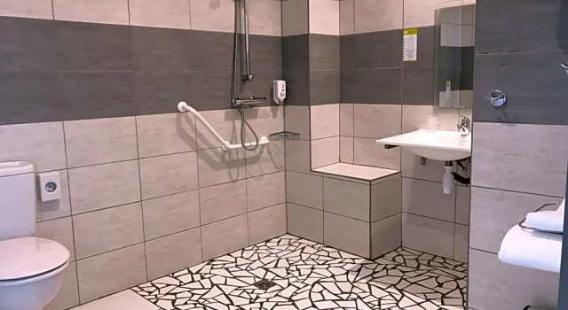 Номер Comfort с видом на горы Le Regina Hôtel et restaurant Canet-plage