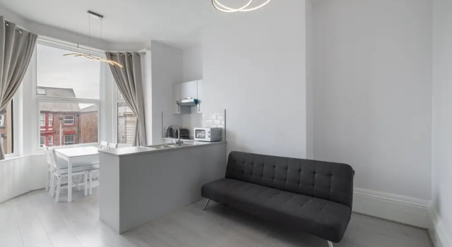 Host Stay Aberdeen Walk Apartment, Varaa Huoneisto Asunnot kohteessa Merseyside, Huoneisto