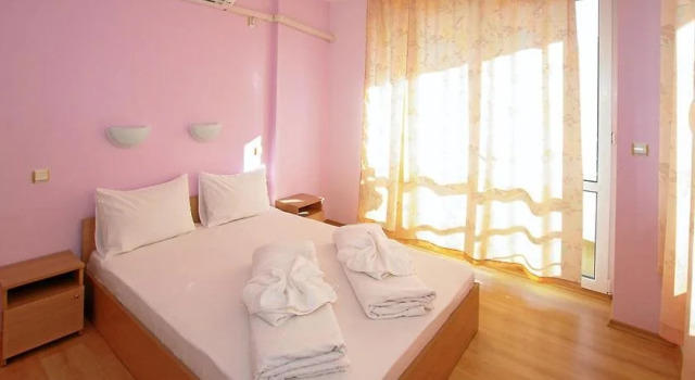 Sunshine Family Hotel, Забронировать Отель Отели в центре Приморско, в центре, Парковка