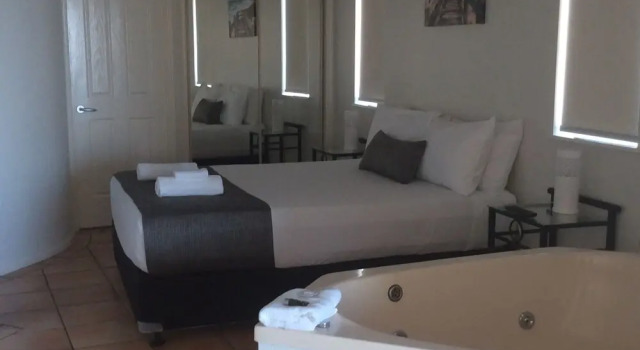 Номер Executive c 1 комнатой с балконом La Promenade Absolute Waterfront Apartments