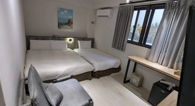 Трёхместный семейный номер Standard c 1 комнатой с видом на город Yes Home Hotel