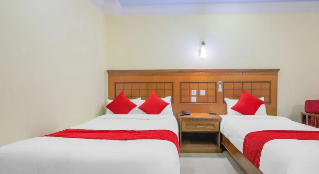 OYO 417 Hotel Lacoul Inn, Prenota Hotel Bhairāhawā. 