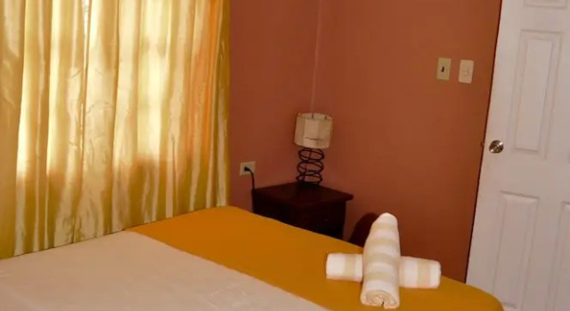Двухместный номер Standard c 1 комнатой с видом на сад Fish Tobago Guesthouse or Joy and Brandon Guesthouse