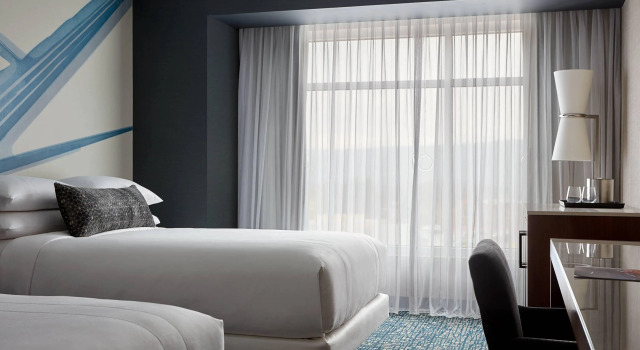 Ithaca Marriott Downtown on the Commons, Забронировать Отель Итака Cayuga Lake Wine Trail