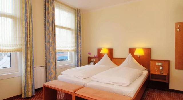 Hotel Restaurant Zur Linde, Rezervasyon Otel Westerstede Cuxhaven