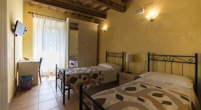 Porta Mazzini, Book Hotel Hoteller i Ancona med parkering, Parkering