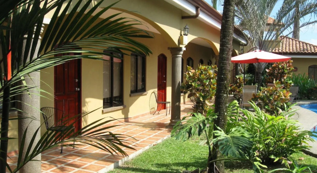 Двухместный номер Standard c 1 комнатой с видом на бассейн Las Brisas Resort and Villas